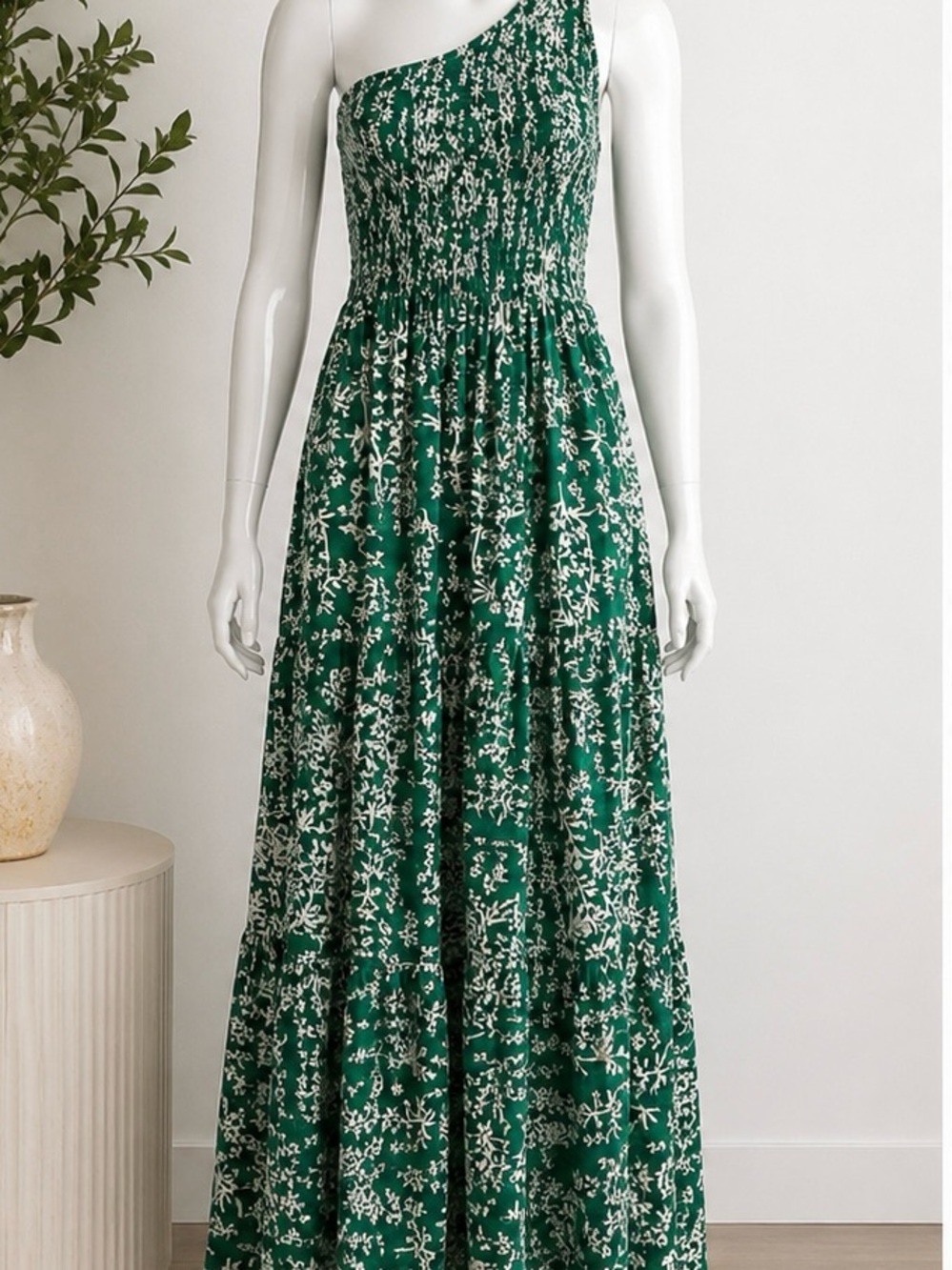 Iris Maxi Green & White Floral One-Shoulder Smocked Maxi Dress Size M
